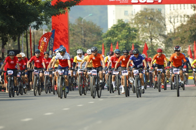 Những phút tranh tài nghẹt thở tại giải đua xe đạp địa hình được mong chờ nhất tháng 11 - Ảnh 4.