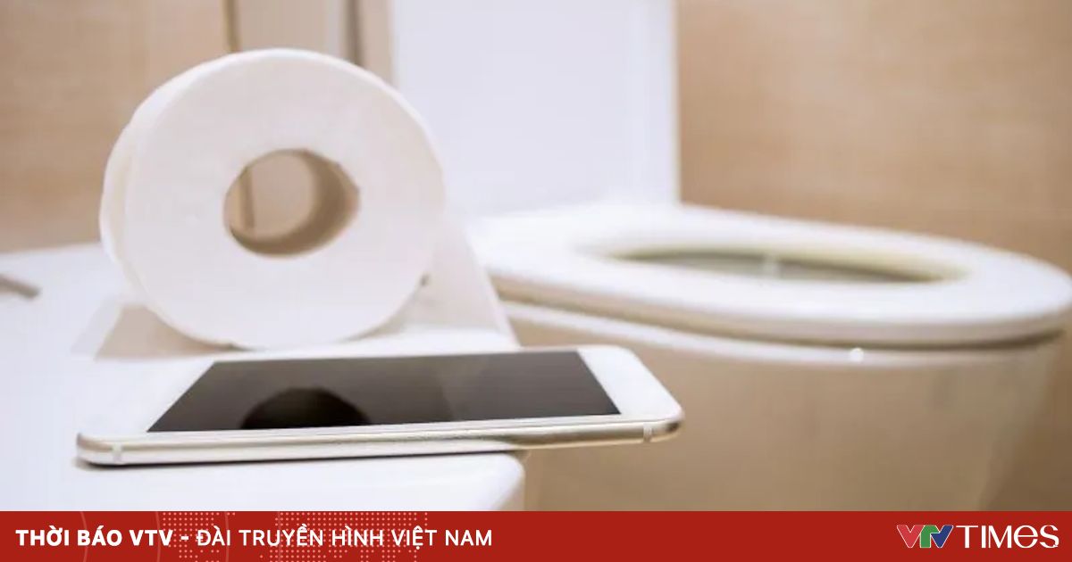 Bác sĩ cảnh báo về việc ngồi trong nhà vệ sinh quá lâu