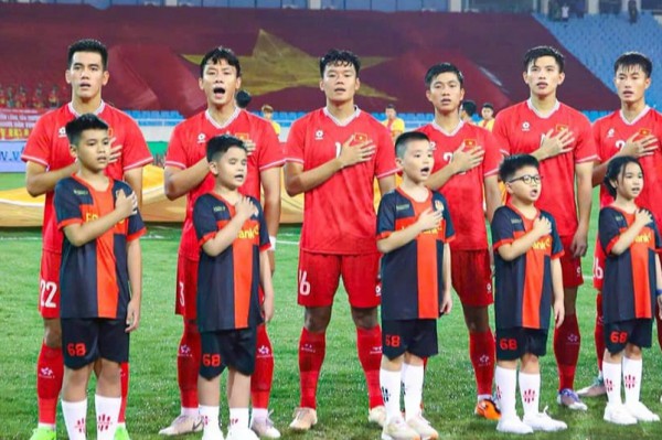 Đội tuyển Việt Nam bất ngờ tăng 3 bậc trên bảng xếp hạng FIFA dù không thi đấu