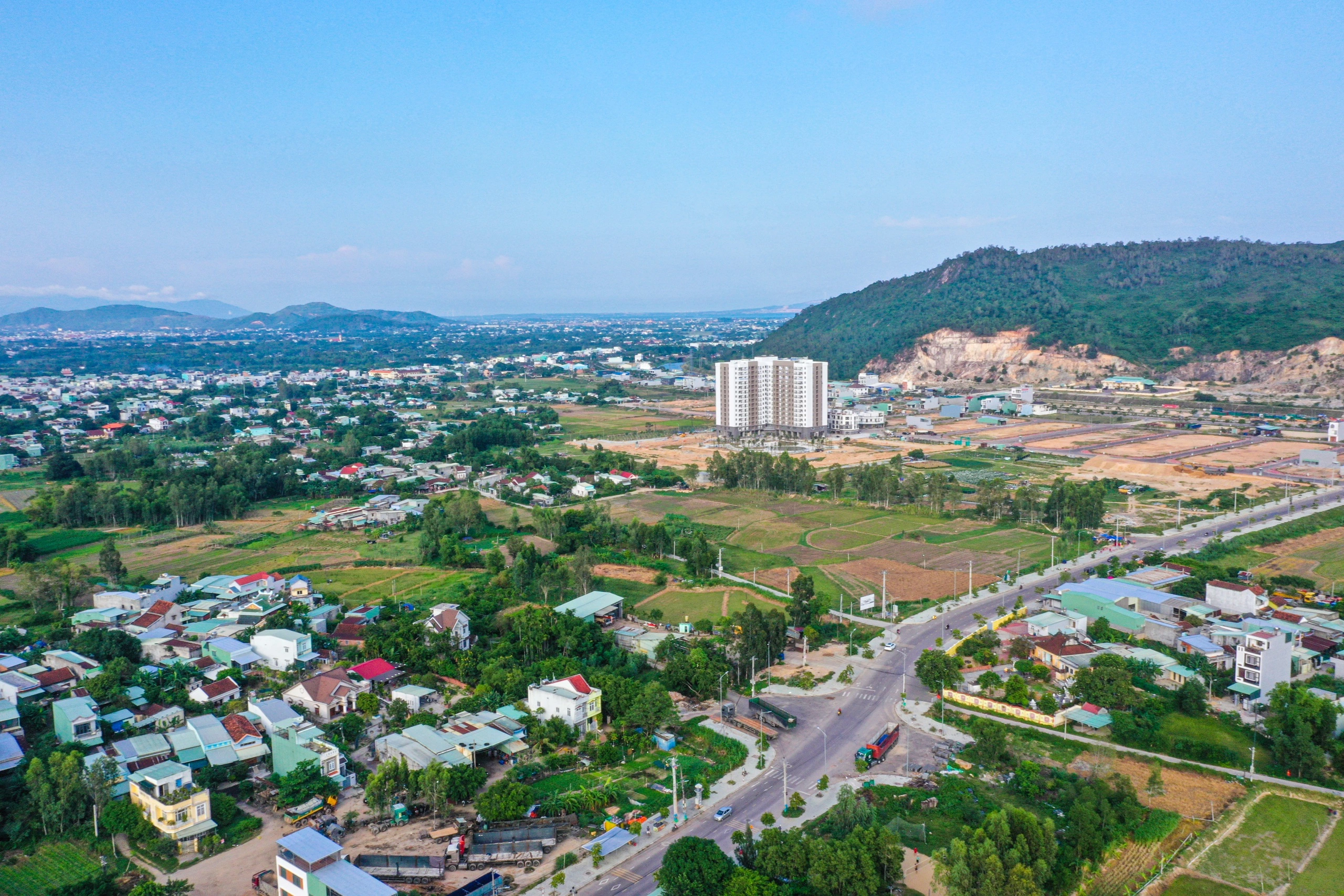 Dự án chặn lối thoát nước gây ngập úng khu dân cư