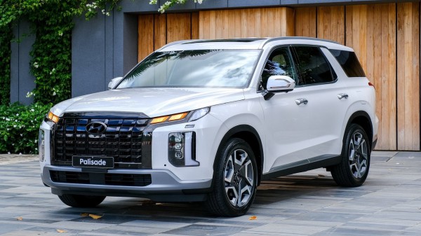 Hyundai Palisade tại Thái Lan có giá 1,7 tỉ đồng, nhập khẩu từ Việt Nam