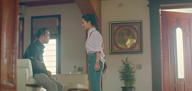 Độc đạo - Tập 36: Hồng bị Tân khẹc đâm nguy kịch trước cổng nhà Diễm - Ảnh 12. Độc đạo - Tập 36: Hồng bị Tân khẹc đâm nguy kịch trước cổng nhà Diễm - Ảnh 12.