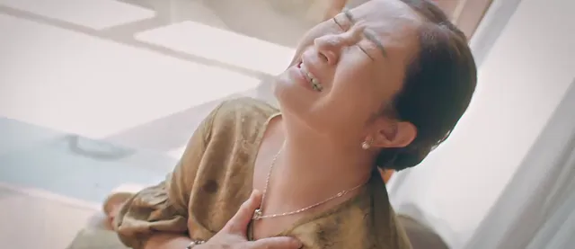 Độc đạo - Tập 36: Hồng bị Tân khẹc đâm nguy kịch trước cổng nhà Diễm - Ảnh 14. Độc đạo - Tập 36: Hồng bị Tân khẹc đâm nguy kịch trước cổng nhà Diễm - Ảnh 14.