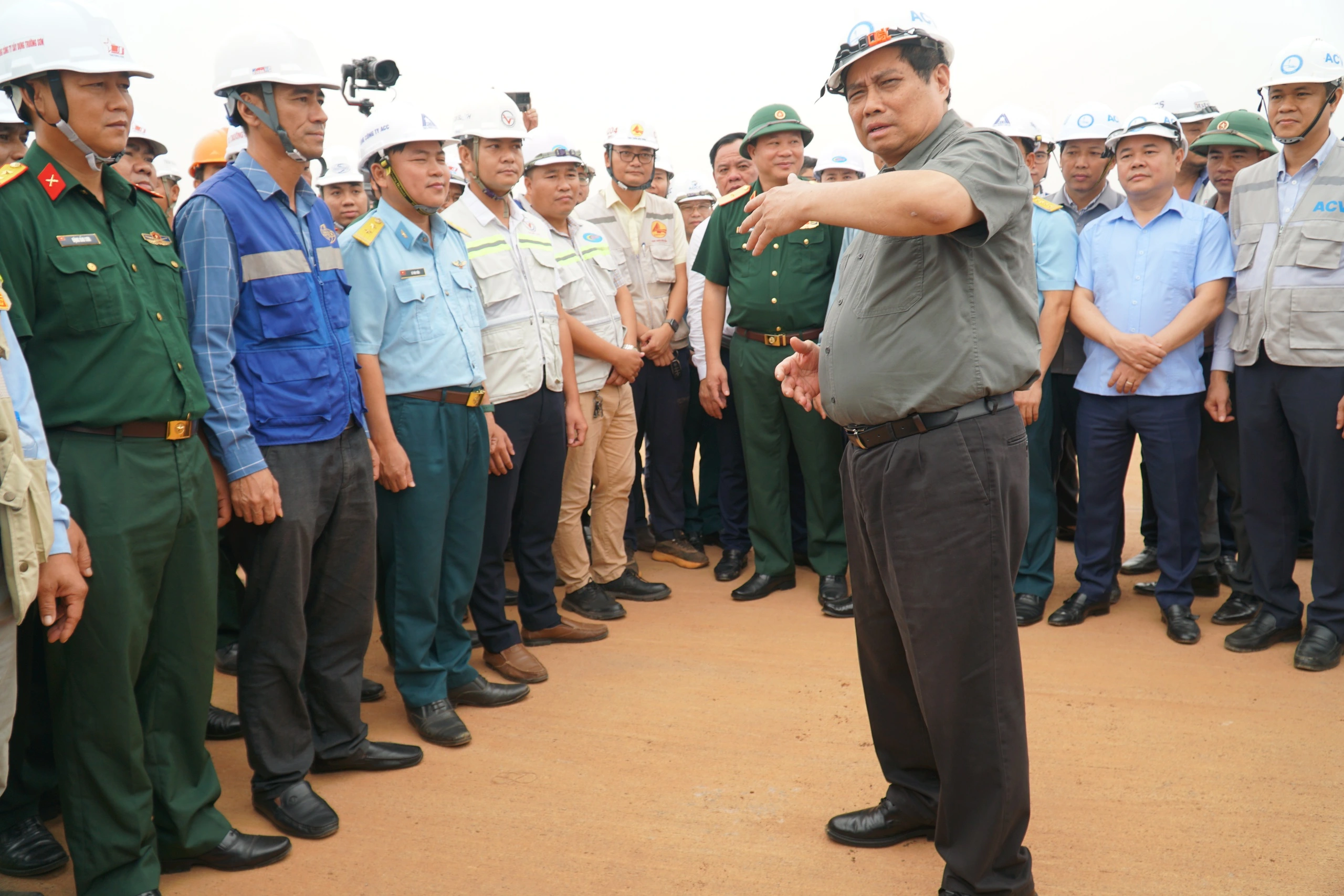 Thủ tướng tiếp tục kiểm tra tiến độ sân bay Long Thành Thủ tướng tiếp tục kiểm tra tiến độ sân bay Long Thành