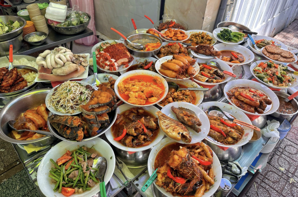 'Cơm nhà giàu' ở TP.HCM, phần ăn mắc nhất 200.000 đồng: Lời dặn của bà chủ trước khi mất 'Cơm nhà giàu' ở TP.HCM, phần ăn mắc nhất 200.000 đồng: Lời dặn của bà chủ trước khi mất