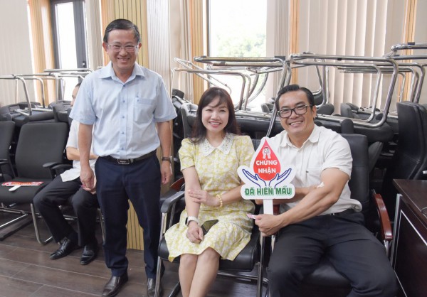 Thanh niên VRG hiến máu tình nguyện Thanh niên VRG hiến máu tình nguyện