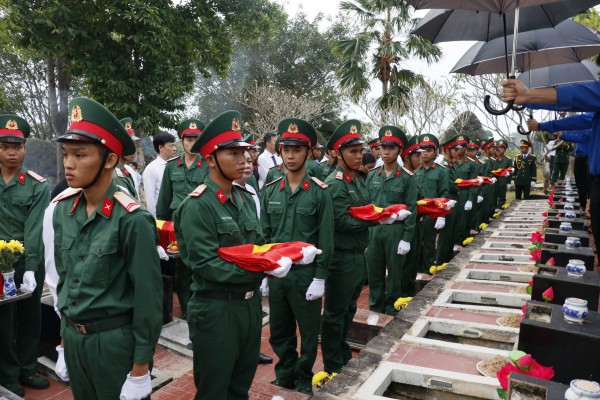 Truy điệu và an táng 105 hài cốt liệt sĩ hy sinh ở sân bay Lộc Ninh