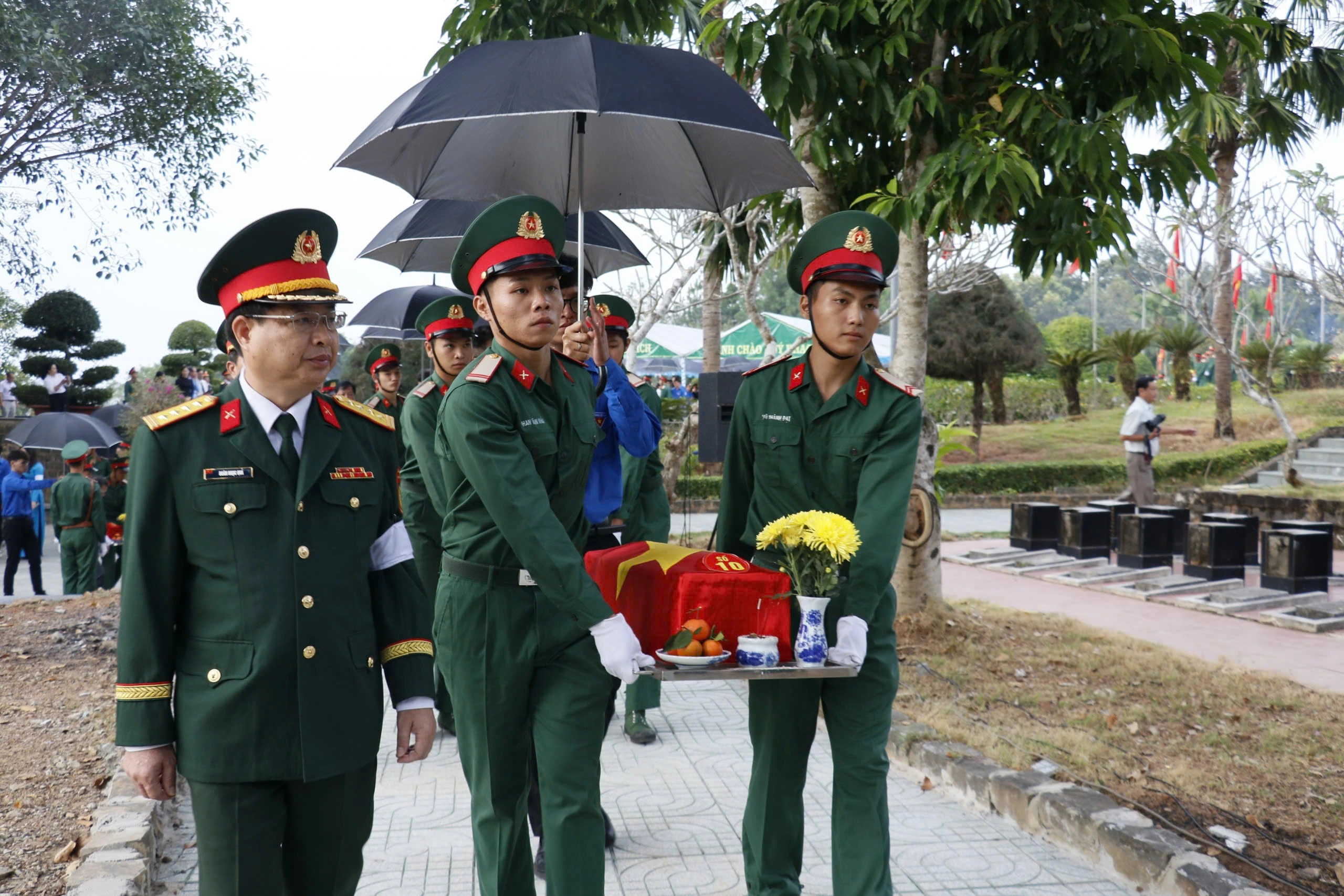 Truy điệu và an táng 105 hài cốt liệt sĩ hy sinh ở sân bay Lộc Ninh