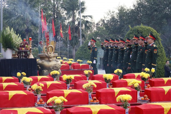 Truy điệu và an táng 105 hài cốt liệt sĩ hy sinh ở sân bay Lộc Ninh