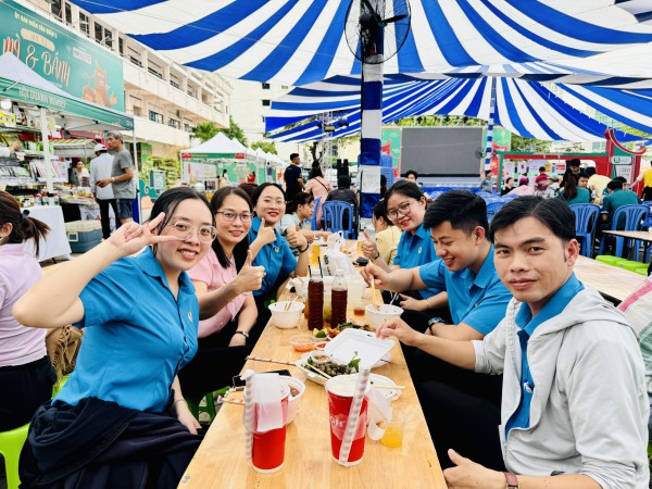 Lễ hội ẩm thực Chợ Lớn ở Q.5: Đa dạng món ăn ngon, người dân thoải mái lựa chọn Lễ hội ẩm thực Chợ Lớn ở Q.5: Đa dạng món ăn ngon, người dân thoải mái lựa chọn
