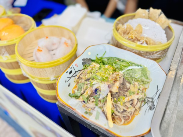 Lễ hội ẩm thực Chợ Lớn ở Q.5: Đa dạng món ăn ngon, người dân thoải mái lựa chọn Lễ hội ẩm thực Chợ Lớn ở Q.5: Đa dạng món ăn ngon, người dân thoải mái lựa chọn