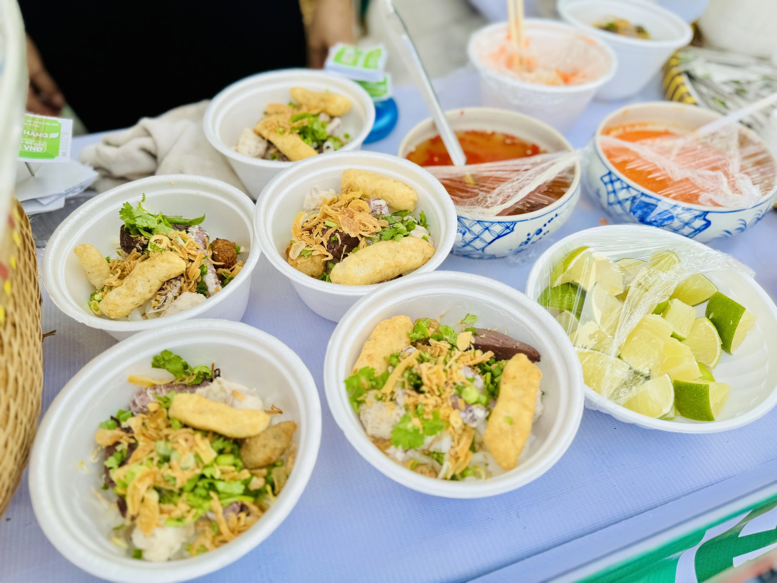 Lễ hội ẩm thực Chợ Lớn ở Q.5: Đa dạng món ăn ngon, người dân thoải mái lựa chọn Lễ hội ẩm thực Chợ Lớn ở Q.5: Đa dạng món ăn ngon, người dân thoải mái lựa chọn
