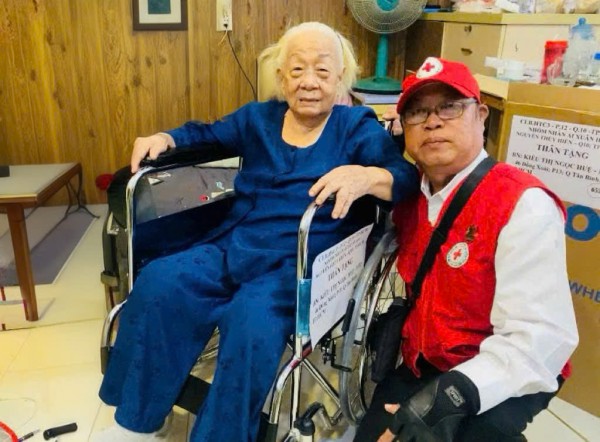 Chuyện tử tế ở TP.HCM: Ông Yên gieo mầm sống, không phải ‘tâm thần vẽ chuyện’ Chuyện tử tế ở TP.HCM: Ông Yên gieo mầm sống, không phải ‘tâm thần vẽ chuyện’