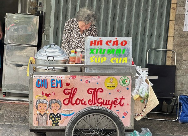 Xe há cảo Hoa Nguyệt còn mỗi cụ Nguyệt lẻ loi: Người TP.HCM mến thương ủng hộ Xe há cảo Hoa Nguyệt còn mỗi cụ Nguyệt lẻ loi: Người TP.HCM mến thương ủng hộ