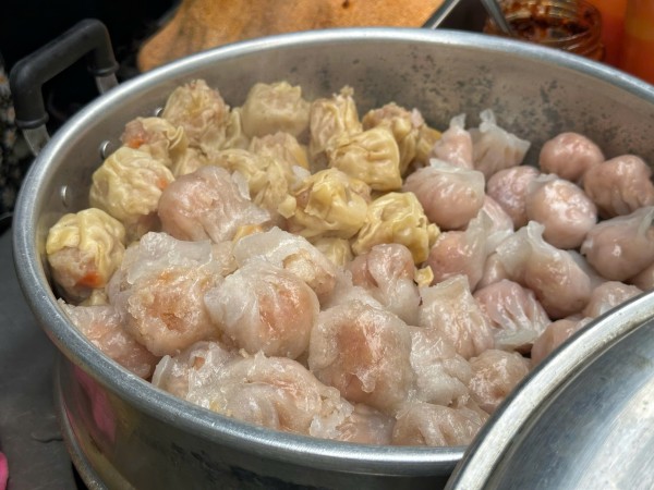 Xe há cảo Hoa Nguyệt còn mỗi cụ Nguyệt lẻ loi: Người TP.HCM mến thương ủng hộ Xe há cảo Hoa Nguyệt còn mỗi cụ Nguyệt lẻ loi: Người TP.HCM mến thương ủng hộ