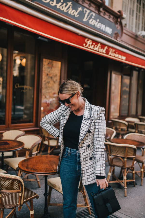 Phối quần jeans và áo vải tweed chuẩn xu hướng mùa lạnh Phối quần jeans và áo vải tweed chuẩn xu hướng mùa lạnh