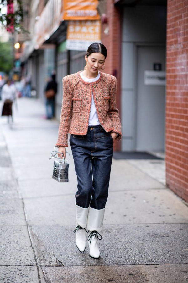 Phối quần jeans và áo vải tweed chuẩn xu hướng mùa lạnh Phối quần jeans và áo vải tweed chuẩn xu hướng mùa lạnh