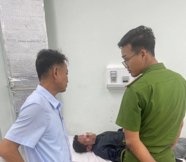Bác sĩ pháp y cứu người bị tai nạn giao thông qua cơn nguy kịch Bác sĩ pháp y cứu người bị tai nạn giao thông qua cơn nguy kịch