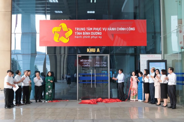 Bình Dương: Giải quyết thủ tục hành chính phi địa giới, người dân không cần đi xa Bình Dương: Giải quyết thủ tục hành chính phi địa giới, người dân không cần đi xa