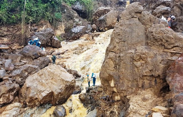 Cán bộ tử vong khi đi cứu dân: Lần thứ 3 đề nghị công nhận liệt sĩ Cán bộ tử vong khi đi cứu dân: Lần thứ 3 đề nghị công nhận liệt sĩ