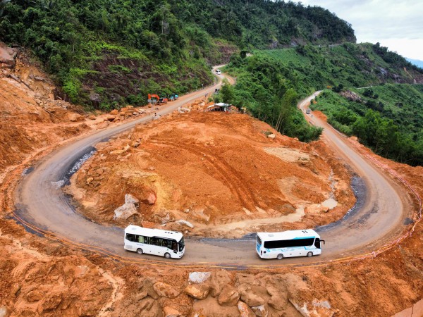 Cận cảnh đèo Khánh Lê ngày thông xe toàn bộ 2 làn