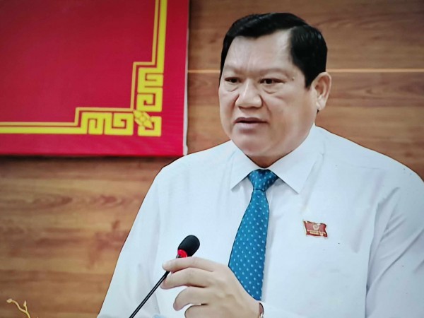 Cử tri Cà Mau đề xuất chúc tết qua mạng xã hội, tránh lãng phí Cử tri Cà Mau đề xuất chúc tết qua mạng xã hội, tránh lãng phí