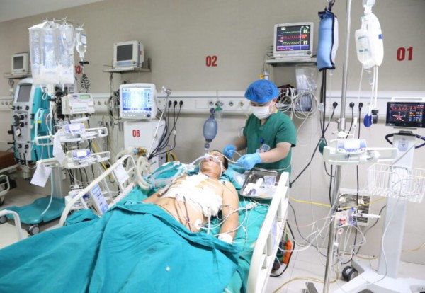 Cứu sống người bệnh đã ngừng tim do vết thương thấu tim, phổi Cứu sống người bệnh đã ngừng tim do vết thương thấu tim, phổi