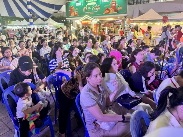 Lễ hội ẩm thực Chợ Lớn ở Q.5: Đa dạng món ăn ngon, người dân thoải mái lựa chọn Lễ hội ẩm thực Chợ Lớn ở Q.5: Đa dạng món ăn ngon, người dân thoải mái lựa chọn