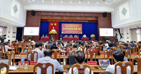 Sữa học đường làm 'nóng' kỳ họp HĐND tỉnh Quảng Nam Sữa học đường làm 'nóng' kỳ họp HĐND tỉnh Quảng Nam