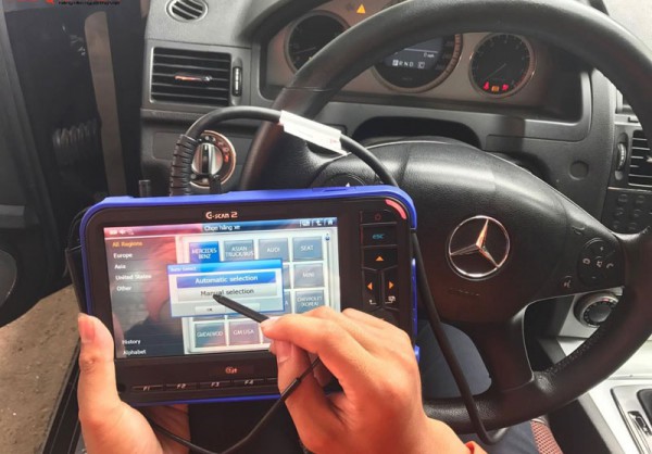 Tua đồng hồ công-tơ-mét ô tô từ 500.000 km về 100.000 km, để lừa bán xe Tua đồng hồ công-tơ-mét ô tô từ 500.000 km về 100.000 km, để lừa bán xe