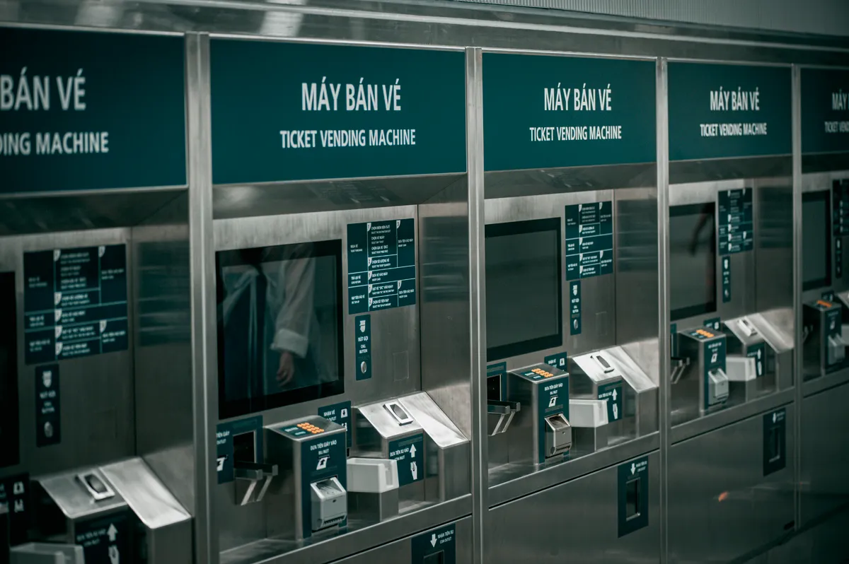Trải nghiệm mới mẻ cùng tàu Metro số 1 - Ảnh 6. Trải nghiệm mới mẻ cùng tàu Metro số 1 - Ảnh 6.