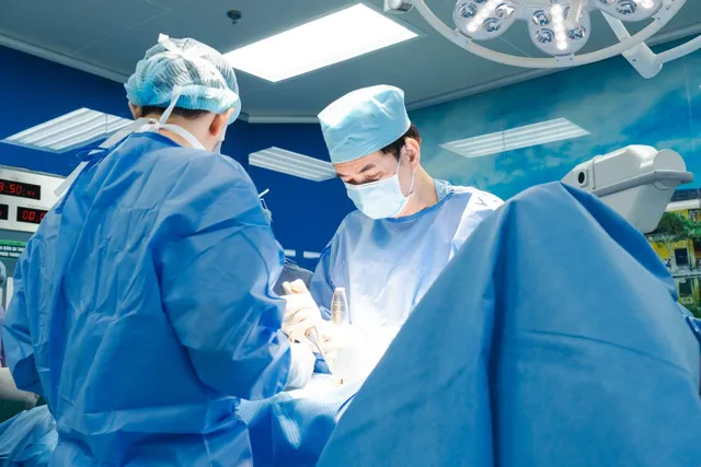 Bệnh viện đa khoa tư nhân đầu tiên tại Việt Nam đạt chứng nhận Bệnh viện Quốc tế ACHS - Ảnh 2. Bệnh viện đa khoa tư nhân đầu tiên tại Việt Nam đạt chứng nhận Bệnh viện Quốc tế ACHS - Ảnh 2.
