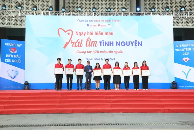 Ngày hội “Trái tim tình nguyện” 2024: Dự kiến tiếp nhận trên 2.500 đơn vị máu - Ảnh 5.