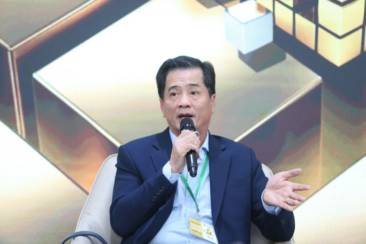 Đầu tư 2025: Bật lò xo bất động sản, dài hạn với chứng khoán? - Ảnh 2. Đầu tư 2025: Bật lò xo bất động sản, dài hạn với chứng khoán? - Ảnh 2.