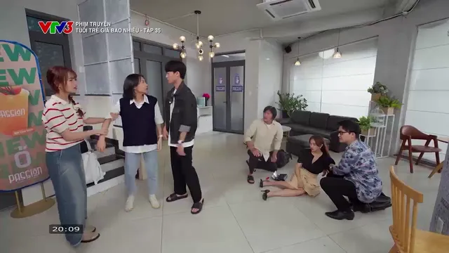 Tuổi trẻ giá bao nhiêu - Tập 35: Màn tỏ tình thất bại thảm hại của Quân với Linh - Ảnh 6. Tuổi trẻ giá bao nhiêu - Tập 35: Màn tỏ tình thất bại thảm hại của Quân với Linh - Ảnh 6.