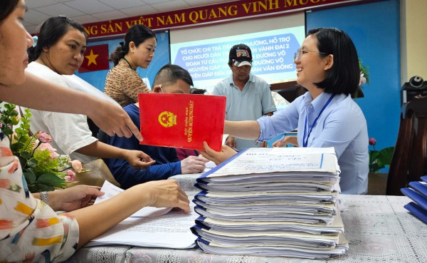 Giám đốc Sở TN-MT TP.HCM: Luật Đất đai 2024 tháo gỡ nhiều vướng mắc Giám đốc Sở TN-MT TP.HCM: Luật Đất đai 2024 tháo gỡ nhiều vướng mắc