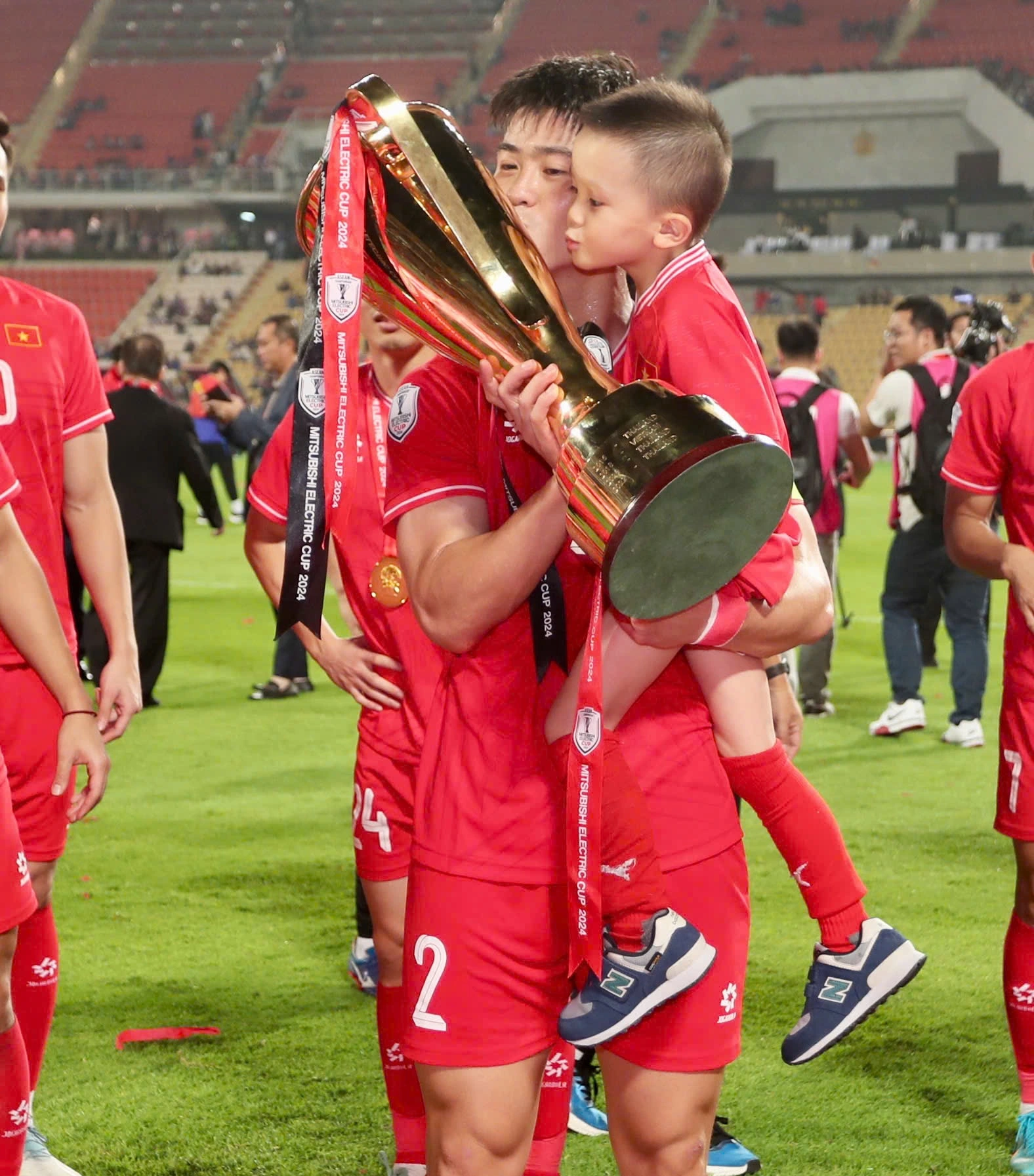 Báo chí khu vực nói gì về đội tuyển Việt Nam với chiến tích vô địch AFF Cup?