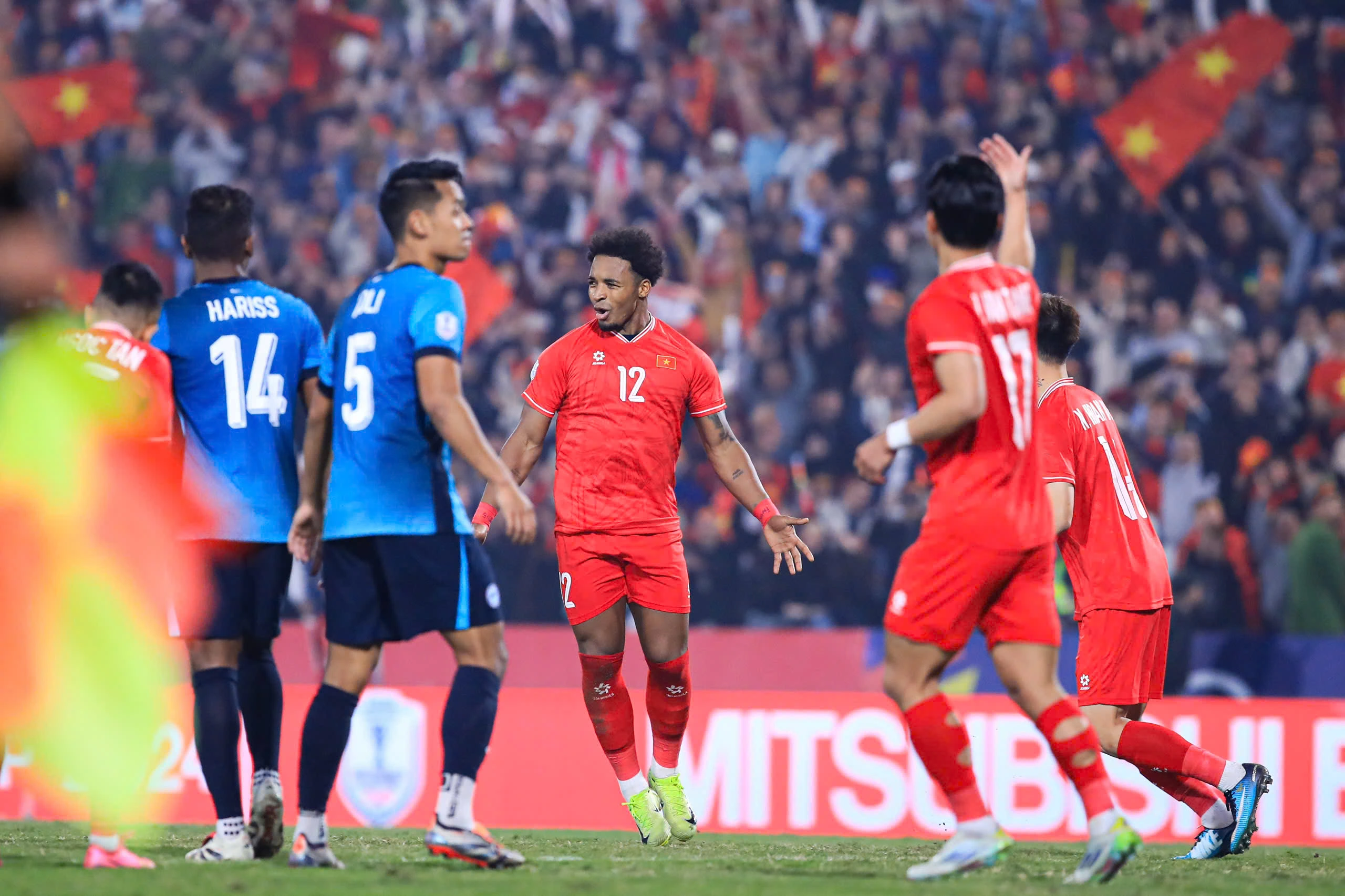 Malaysia nhập tịch cầu thủ ngoại, quyết liệt tranh vé Asian Cup 2027 với đội tuyển Việt Nam Malaysia nhập tịch cầu thủ ngoại, quyết liệt tranh vé Asian Cup 2027 với đội tuyển Việt Nam