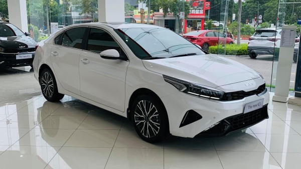 Sedan hạng C dưới 900 triệu: Chỉ Kia K3 tăng trưởng, Mazda3 bán chạy nhất