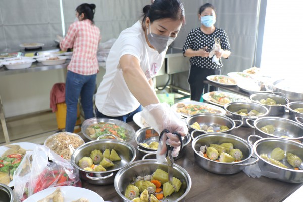 'Bữa cơm đoàn viên' để ai cũng có tết