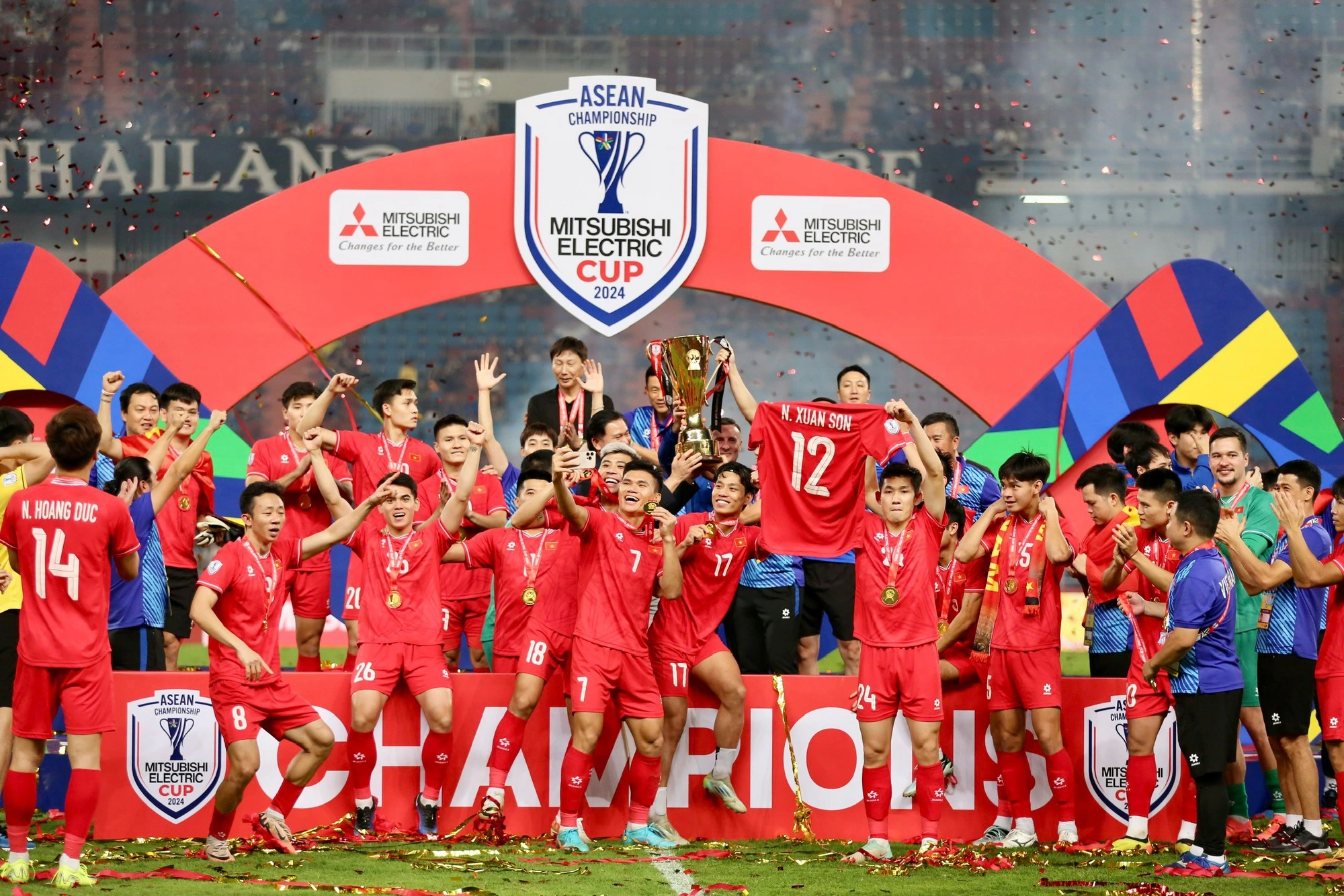 Báo chí khu vực nói gì về đội tuyển Việt Nam với chiến tích vô địch AFF Cup?