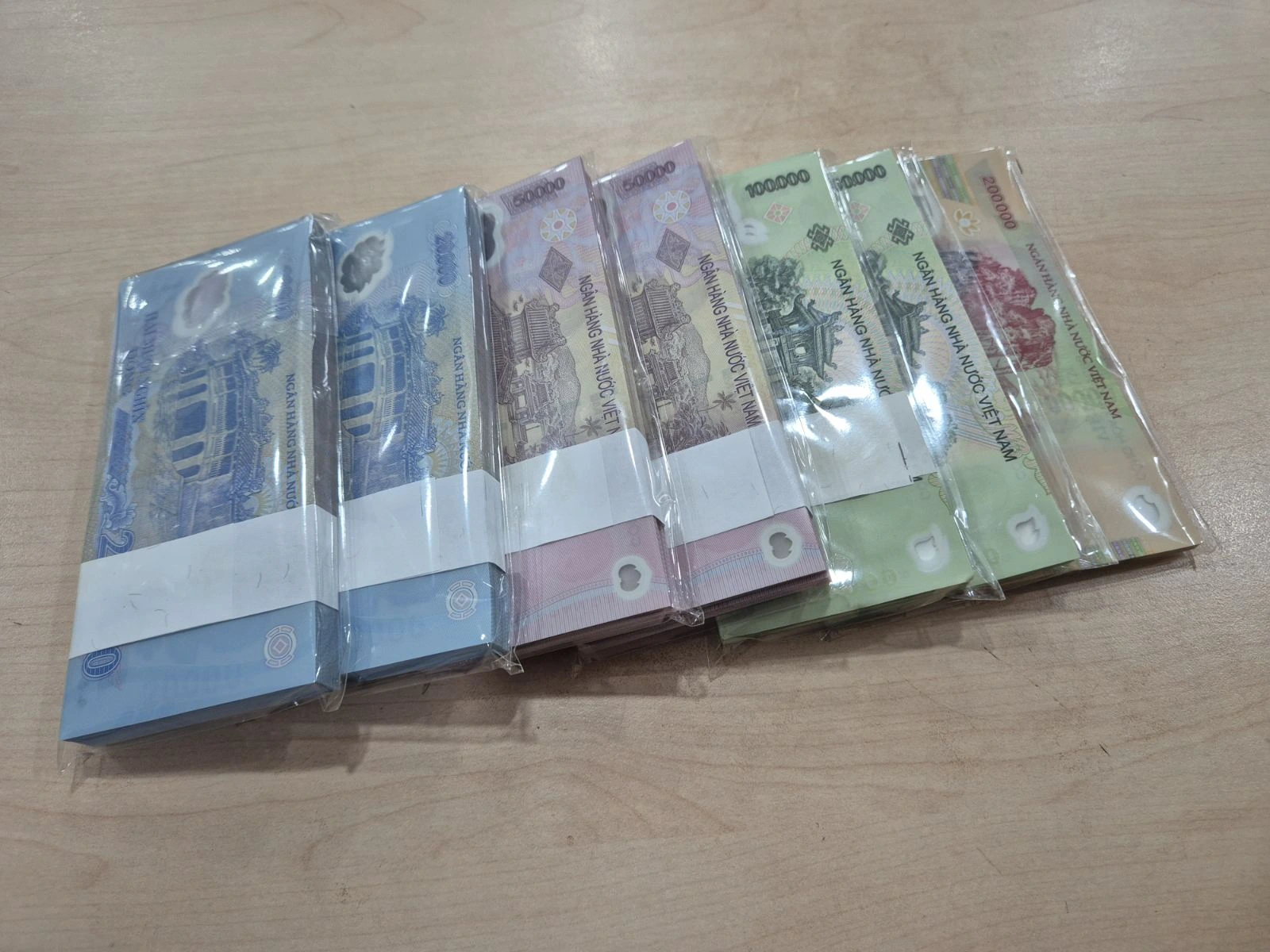 Càng cận tết, nhu cầu đổi tiền mới càng nhiều, nhưng coi chừng... Càng cận tết, nhu cầu đổi tiền mới càng nhiều, nhưng coi chừng...