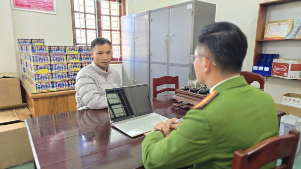 Gia Lai: Vận chuyển pháo hoa lậu gia tăng dịp cận Tết Nguyên đán Gia Lai: Vận chuyển pháo hoa lậu gia tăng dịp cận Tết Nguyên đán