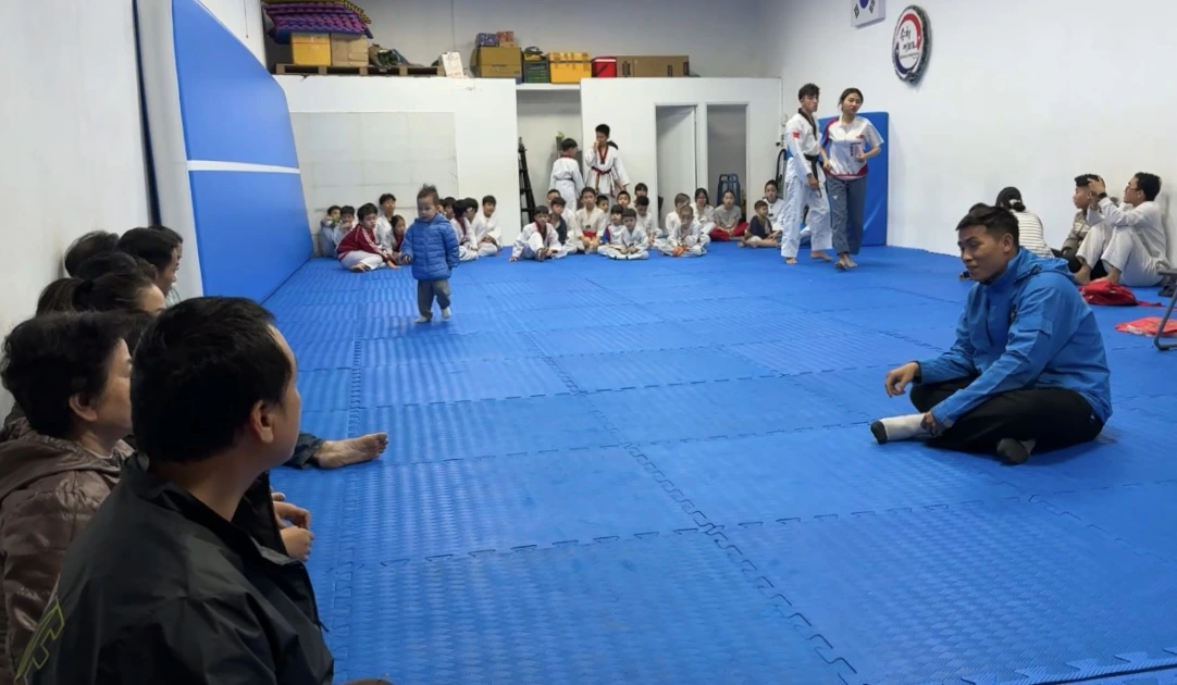 HLV taekwondo bị tố đánh VĐV: Giải thích về roi tre, gặp các phụ huynh trước khi đóng CLB