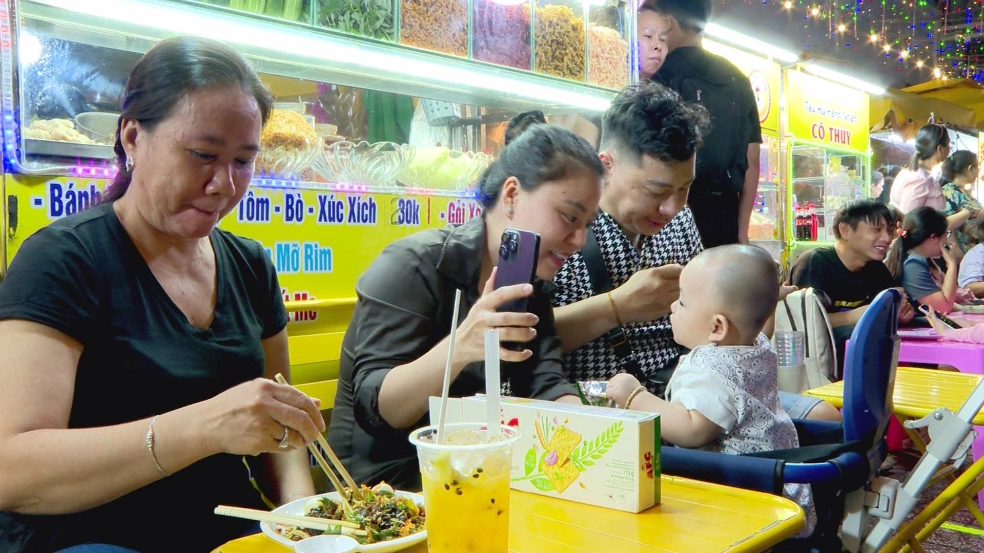 Khu ẩm thực Hòa Hảo, Q.10: Hướng đi mới ổn định sinh kế người dân Khu ẩm thực Hòa Hảo, Q.10: Hướng đi mới ổn định sinh kế người dân