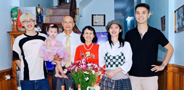 Những bức ảnh gia đình ghi lại hành trình trưởng thành và già đi gây xúc động Những bức ảnh gia đình ghi lại hành trình trưởng thành và già đi gây xúc động