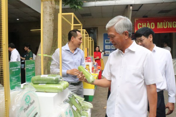 Ông Võ Văn Hoan lưu ý gì để TP.HCM có thêm 4 thành phố vệ tinh? Ông Võ Văn Hoan lưu ý gì để TP.HCM có thêm 4 thành phố vệ tinh?