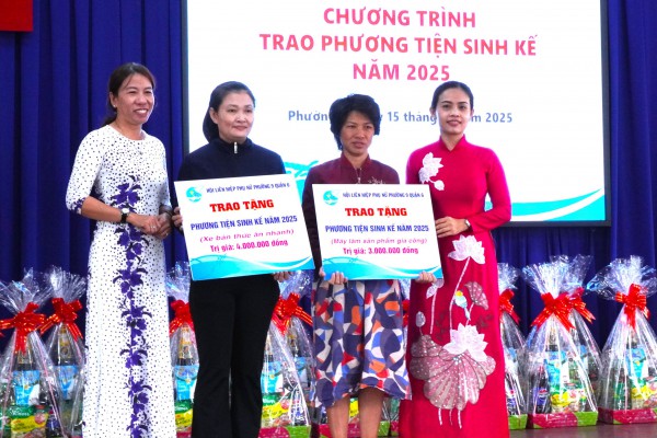 'San sẻ khó khăn với phụ nữ để ai cũng có tết' 'San sẻ khó khăn với phụ nữ để ai cũng có tết'