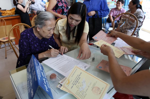 Sinh trắc học 'làm khó' người già gặp nhận lương hưu