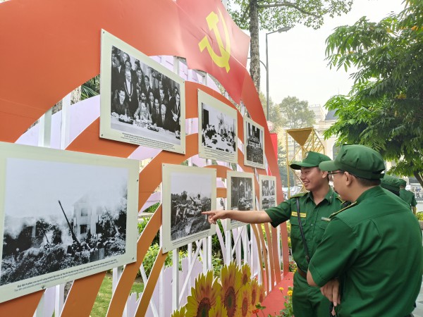 TP.HCM trưng bày tư liệu quý về những ngày đầu thành lập Đảng Cộng sản Việt Nam TP.HCM trưng bày tư liệu quý về những ngày đầu thành lập Đảng Cộng sản Việt Nam